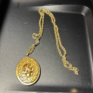 Sarah Coventry Lockett necklace